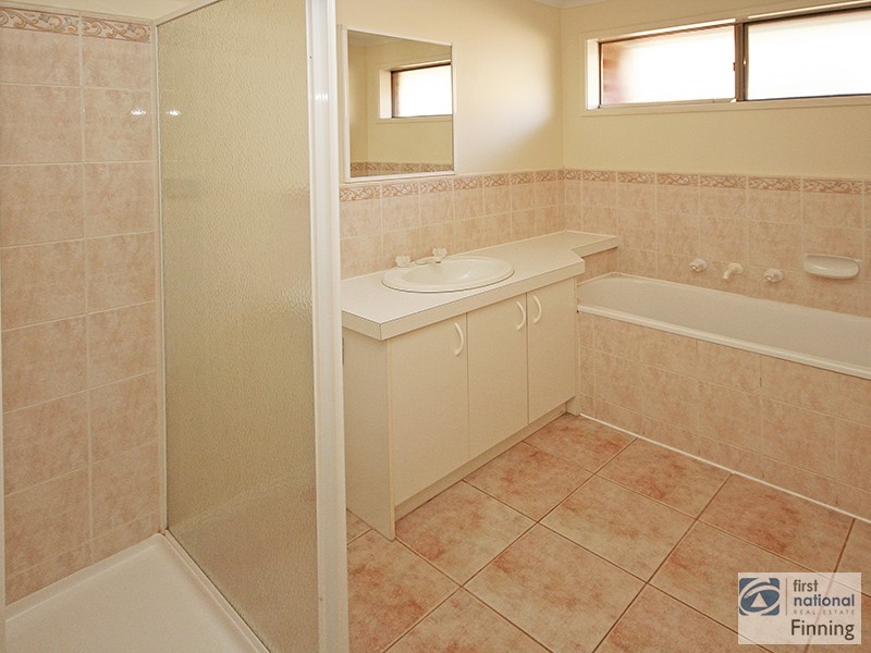 2 Talma Place, Cranbourne VIC 3977