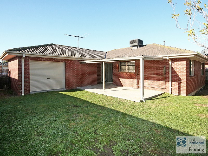 2 Talma Place, Cranbourne VIC 3977