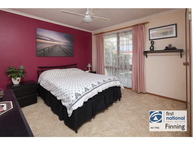 7 Denham Crescent, Cranbourne North VIC 3977