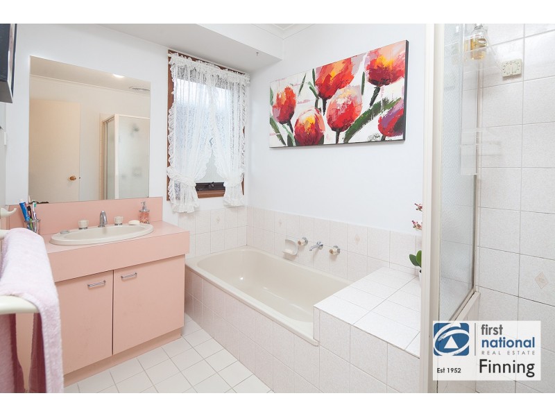 7 Denham Crescent, Cranbourne North VIC 3977