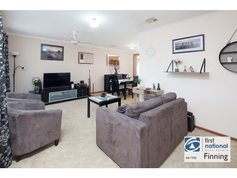 7 Denham Crescent, Cranbourne North VIC 3977