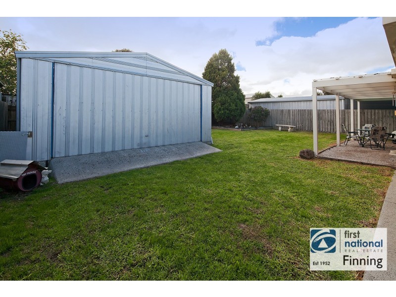 7 Denham Crescent, Cranbourne North VIC 3977