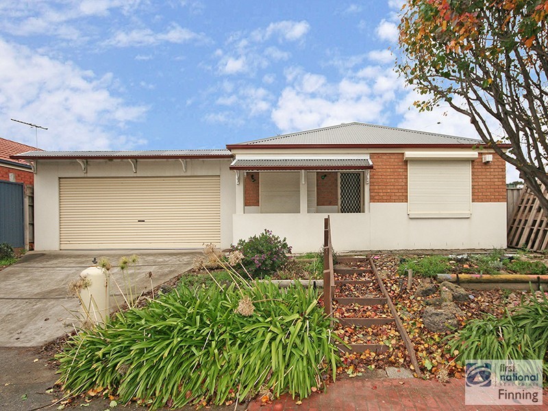 48 Miralie Way, Cranbourne West VIC 3977