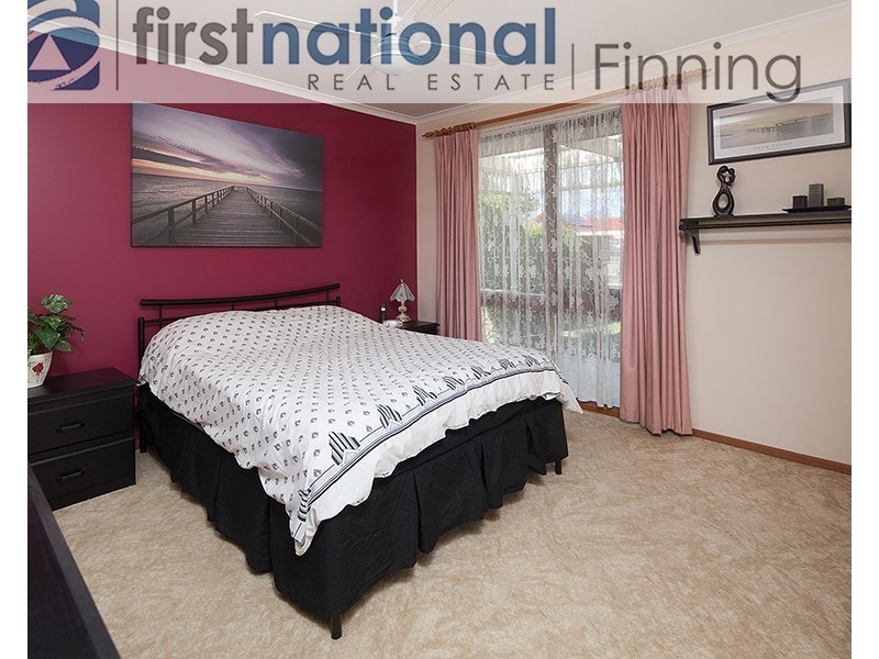 7 Denham Crs, Cranbourne North VIC 3977