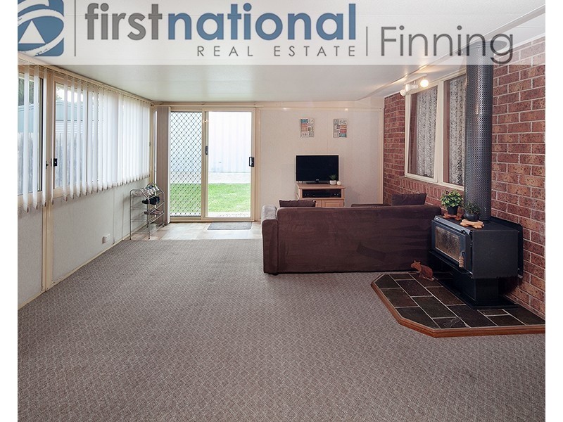 7 Denham Crs, Cranbourne North VIC 3977