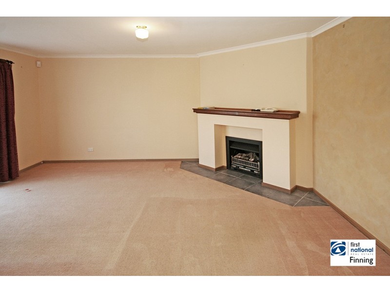 2 Dior Crt, Cranbourne West VIC 3977