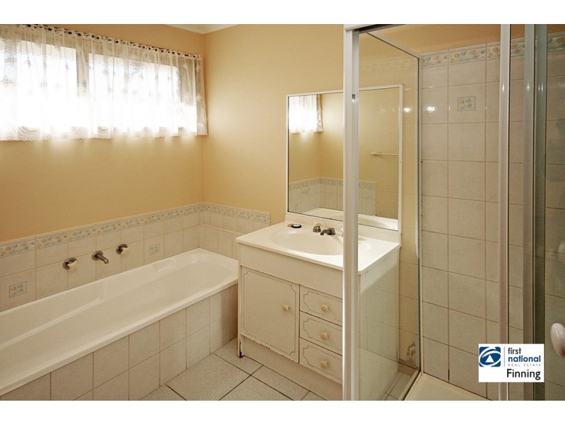 2 Dior Crt, Cranbourne West VIC 3977