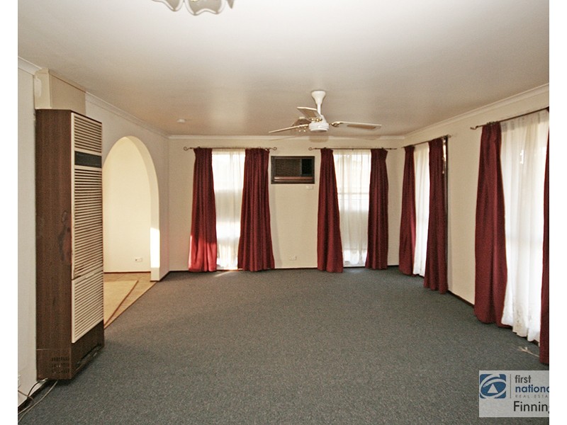 39 Fenfield Street, Cranbourne VIC 3977