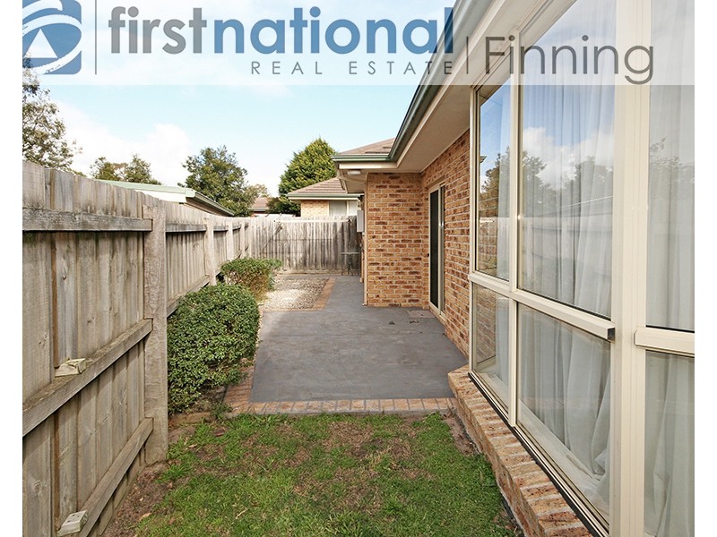 1/6 Lawson Close, Cranbourne VIC 3977
