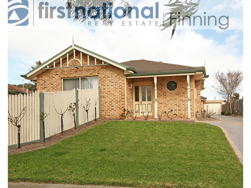 1/6 Lawson Close, Cranbourne VIC 3977