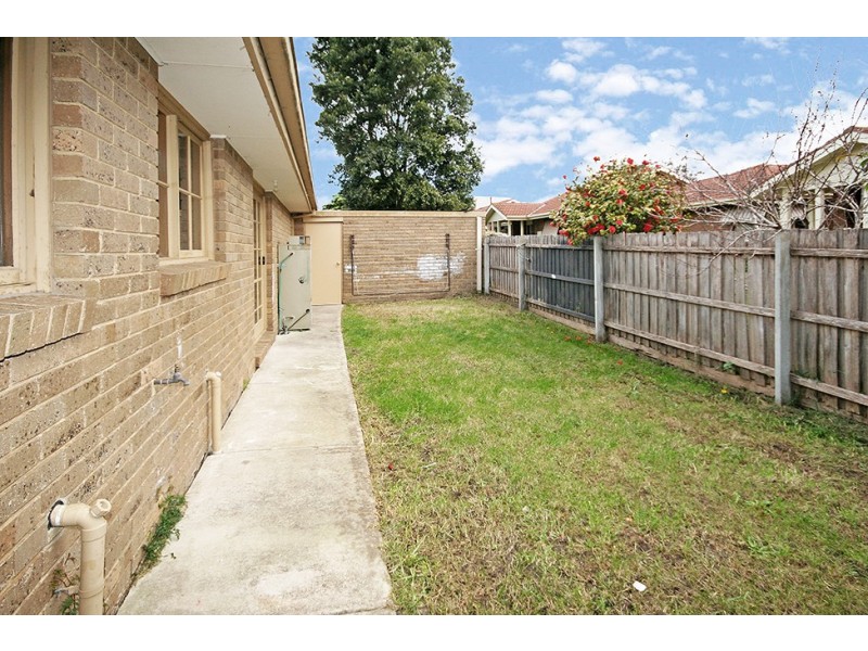 2/214 Sladen Street, Cranbourne VIC 3977