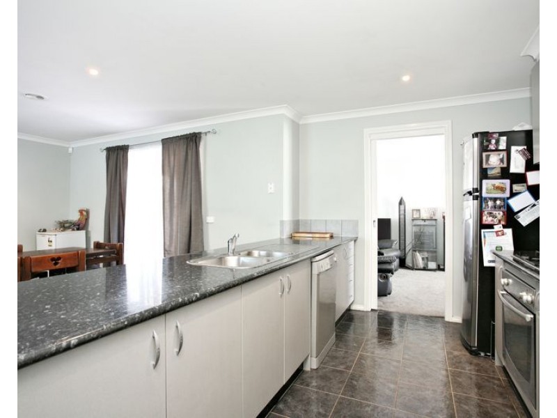16 Rosslare Place, Cranbourne VIC 3977