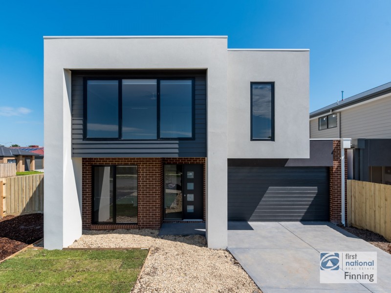 9 Pony Court, Cranbourne East VIC 3977