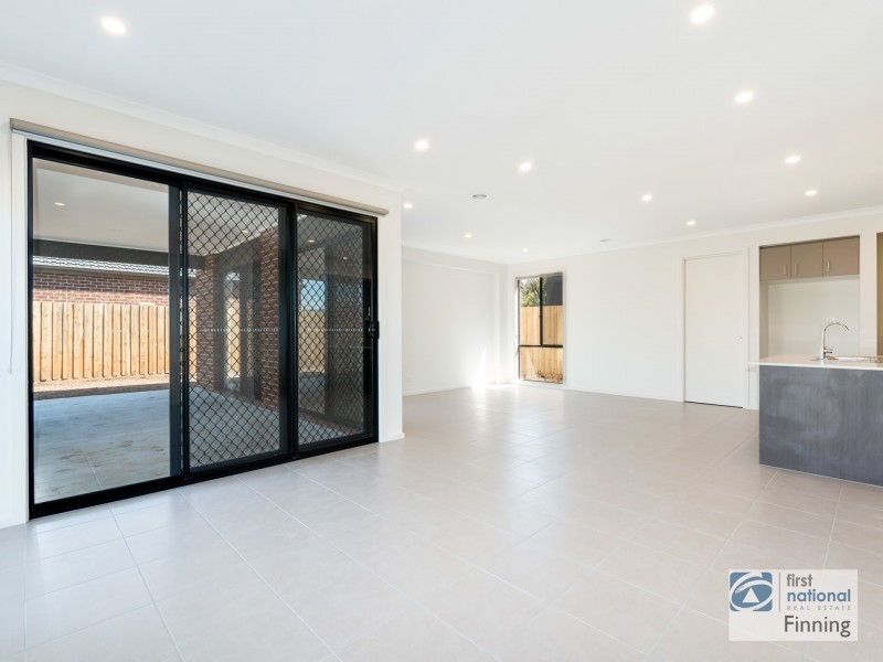 9 Pony Court, Cranbourne East VIC 3977