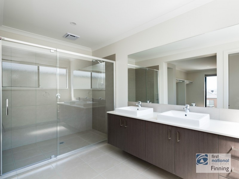 9 Pony Court, Cranbourne East VIC 3977