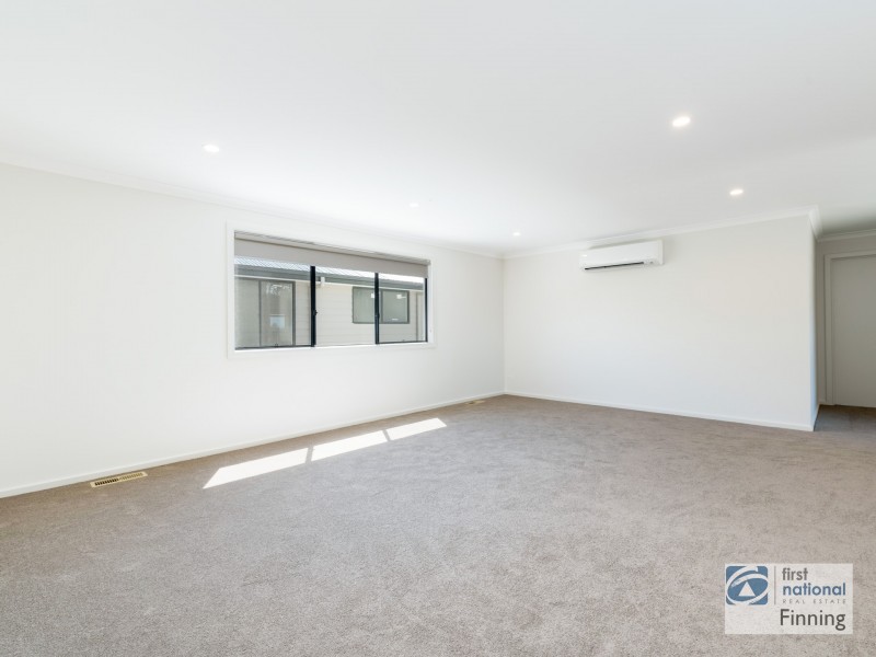 9 Pony Court, Cranbourne East VIC 3977