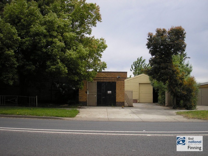 2/49 Bakewell Street, Cranbourne VIC 3977