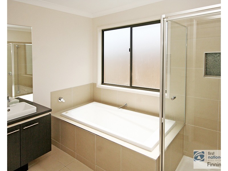 6 Trickett Street, Clyde VIC 3978