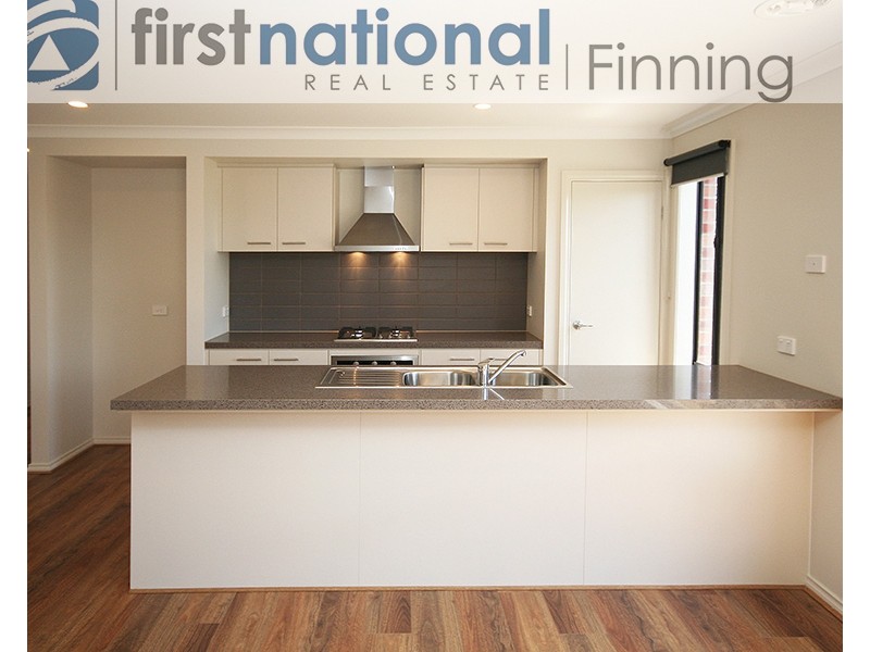 4 Pasadena Boulevard, Clyde VIC 3978