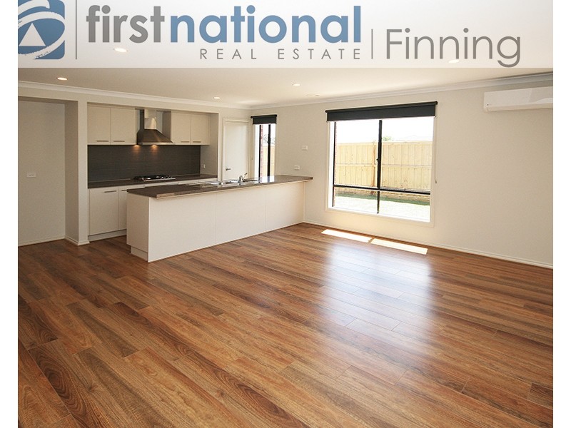 4 Pasadena Boulevard, Clyde VIC 3978