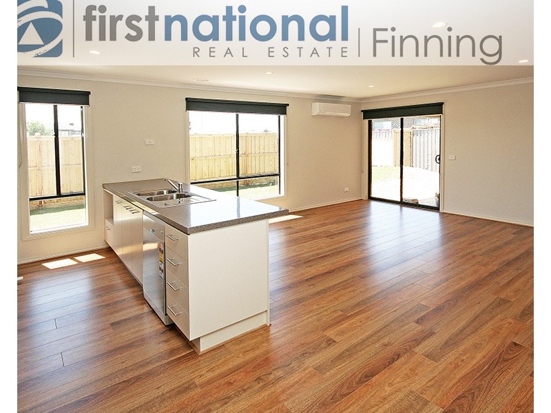 4 Pasadena Boulevard, Clyde VIC 3978