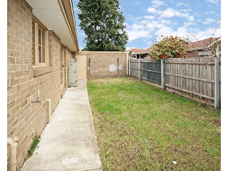 2/214 Sladen Street, Cranbourne VIC 3977