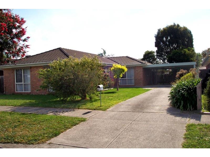 45 Navarre Drive, Cranbourne VIC 3977