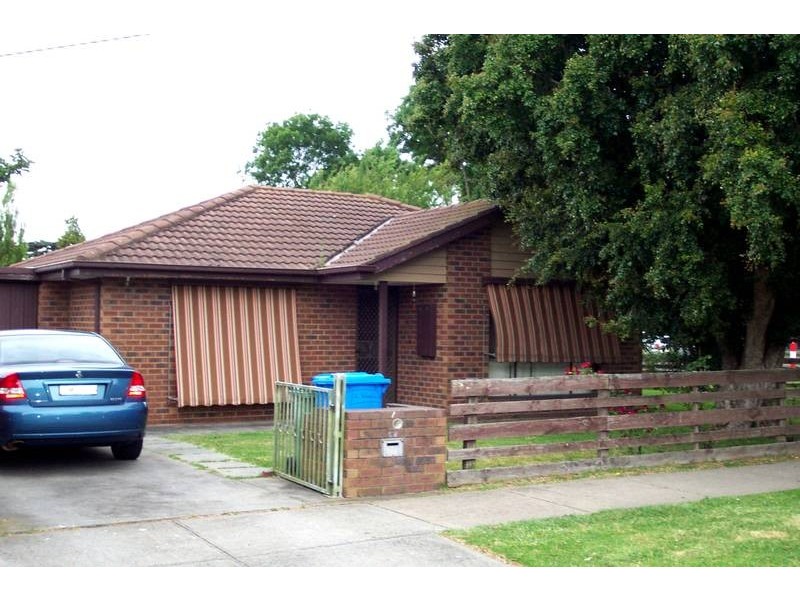 1/12 Russell Street, Cranbourne VIC 3977