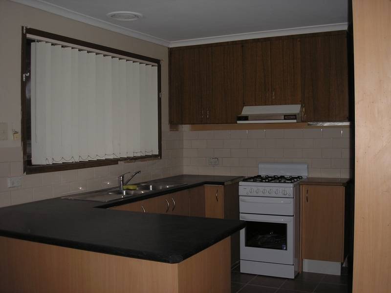 1/12 Russell Street, Cranbourne VIC 3977