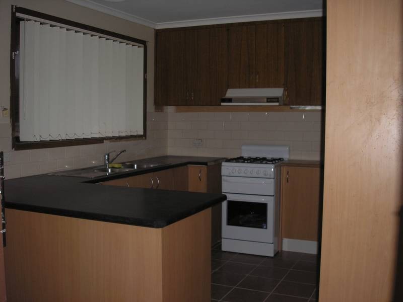 1/12 Russell Street, Cranbourne VIC 3977