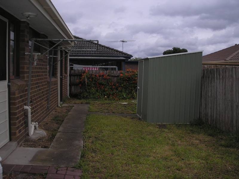 1/12 Russell Street, Cranbourne VIC 3977