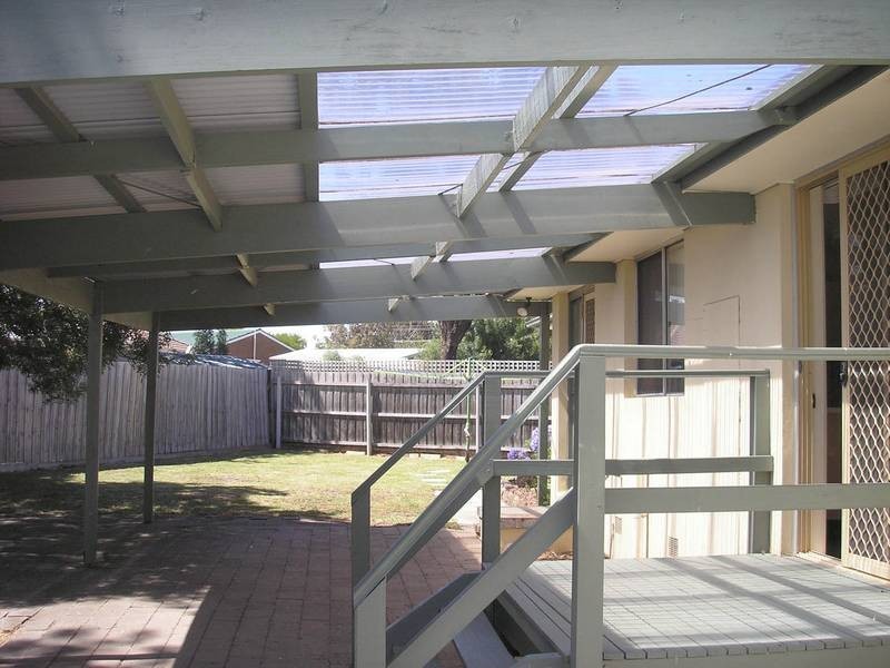 14 Mallory Court, Cranbourne VIC 3977