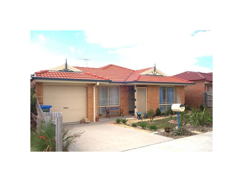 4 Otley Way, Cranbourne VIC 3977
