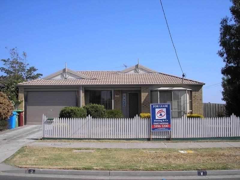 2 Navarre Drive, Cranbourne VIC 3977