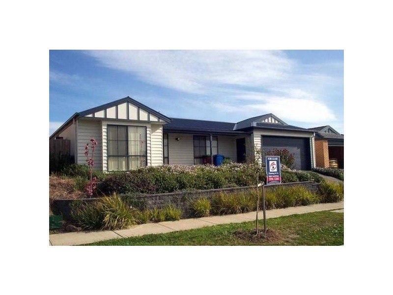 75 Central Park WAY, Cranbourne VIC 3977