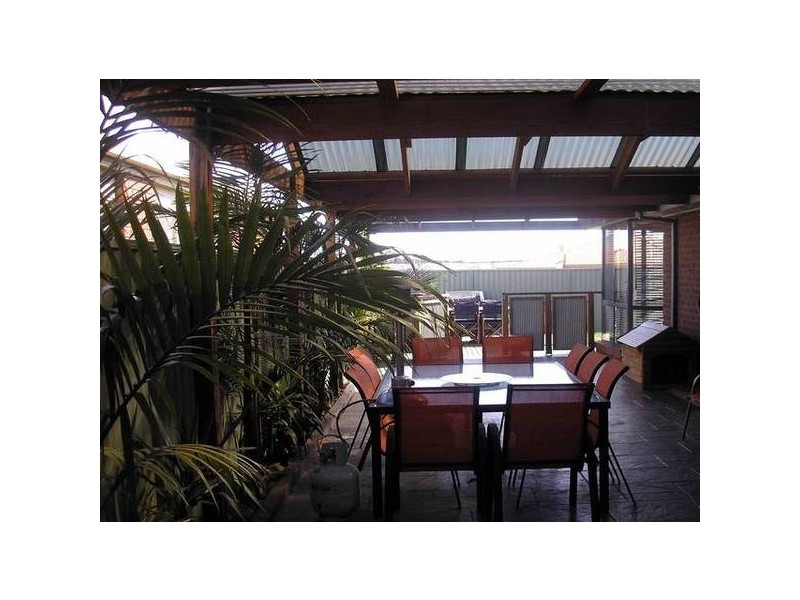 24 Foxwood Drive, Cranbourne VIC 3977