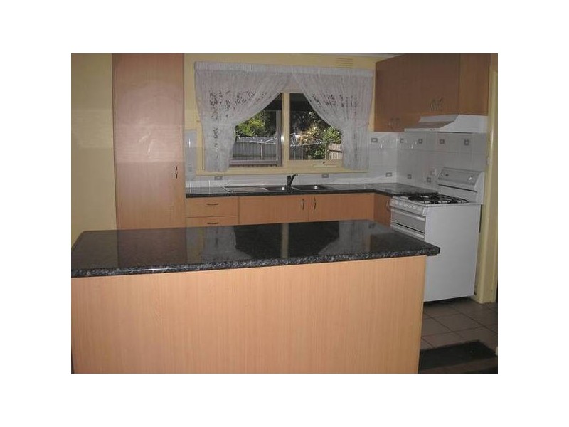 18 Taylor Street, Cranbourne VIC 3977