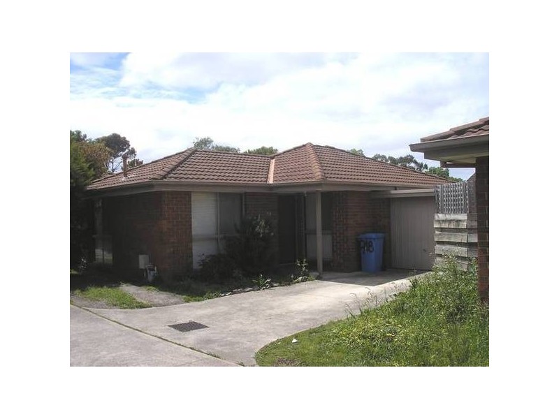 2/18 Stawell Streeet, Cranbourne VIC 3977