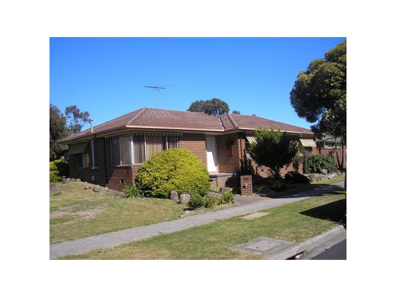 2 Ruffy Drive, Cranbourne VIC 3977