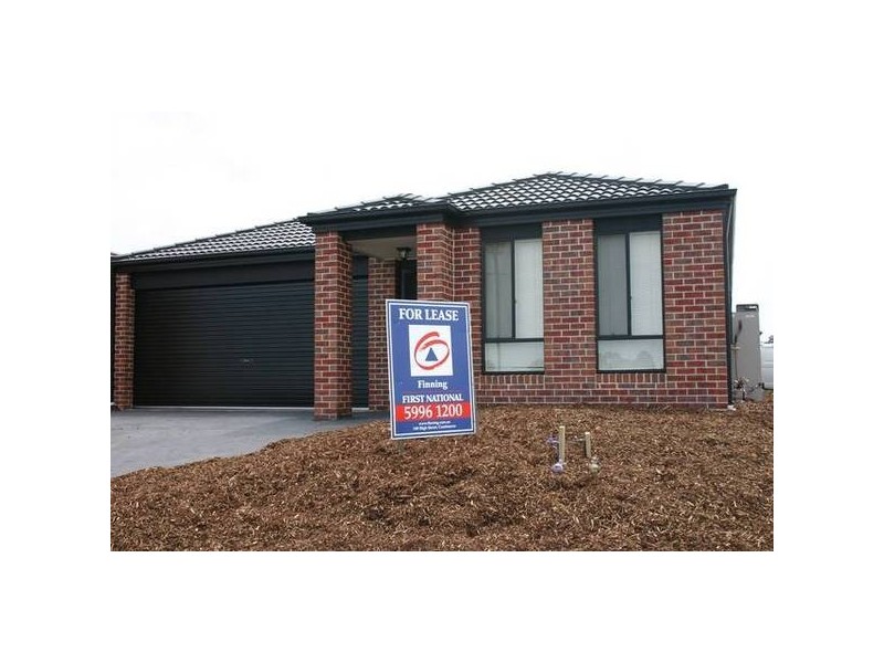 21 Archers Field Drive, Cranbourne East VIC 3977