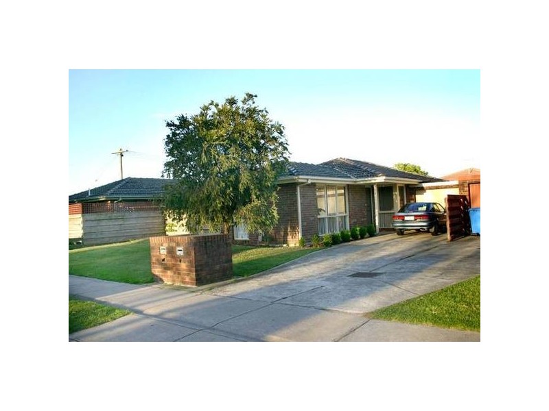 2/2 William Street, Cranbourne VIC 3977