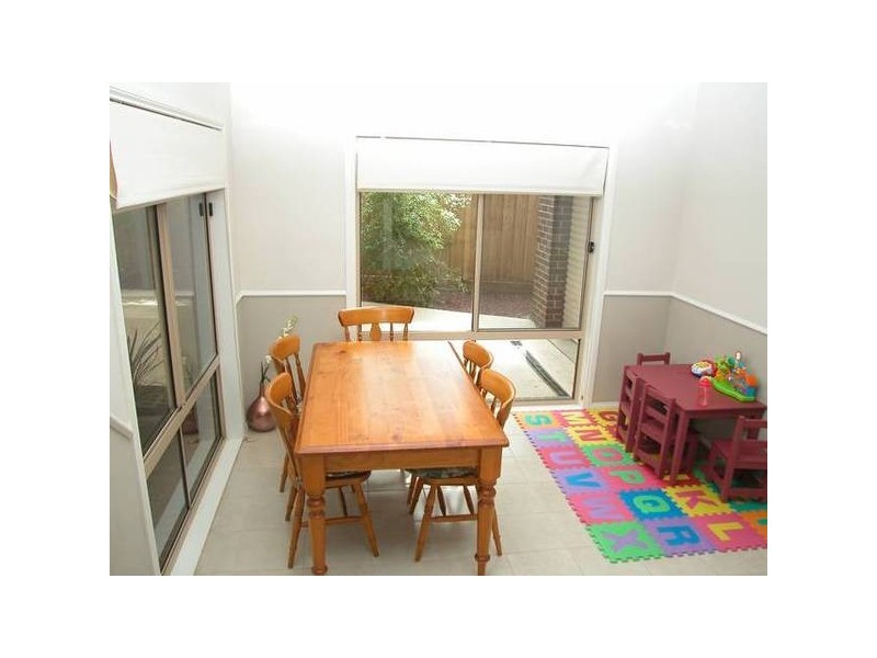 4 Durnoch Place, Cranbourne VIC 3977