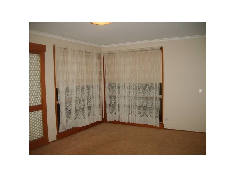 2/11 Hazlitt Court, Cranbourne VIC 3977