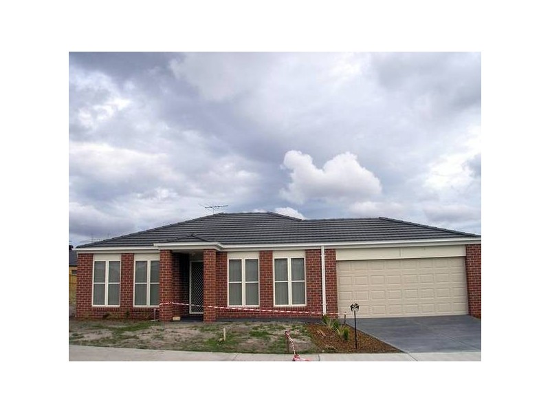 127 Majestic Boulevard, Cranbourne VIC 3977