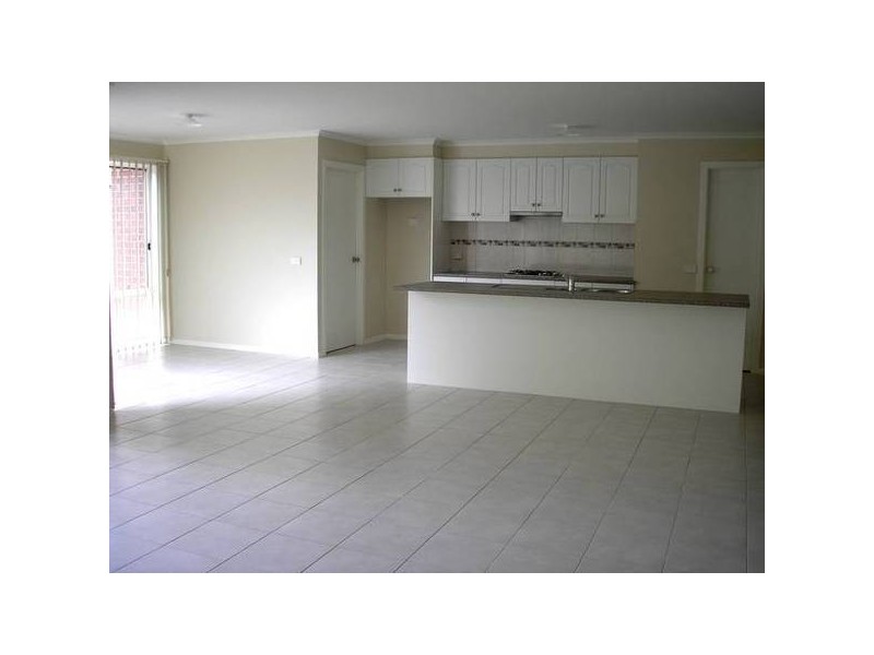 127 Majestic Boulevard, Cranbourne VIC 3977
