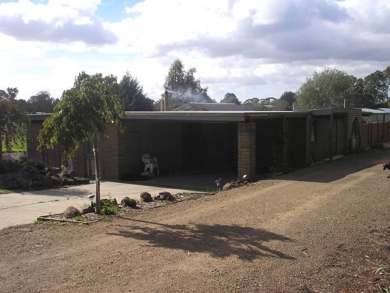 8 Kelly Road, Cranbourne South VIC 3977