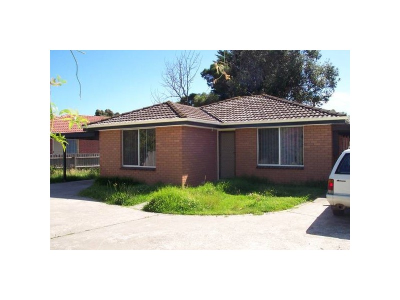 3/4 Walter Street, Cranbourne VIC 3977