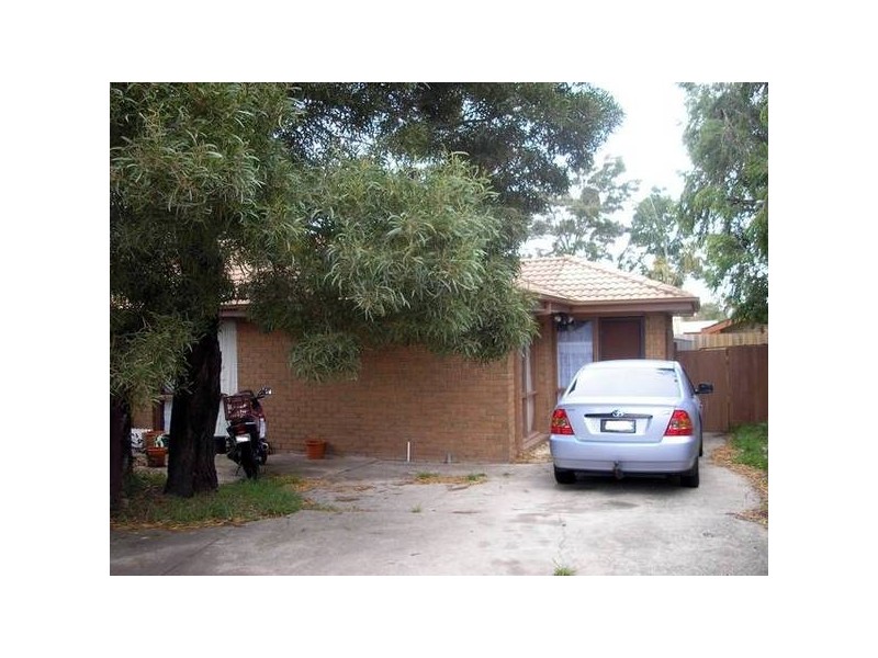 2/39 Duff Street, Cranbourne VIC 3977