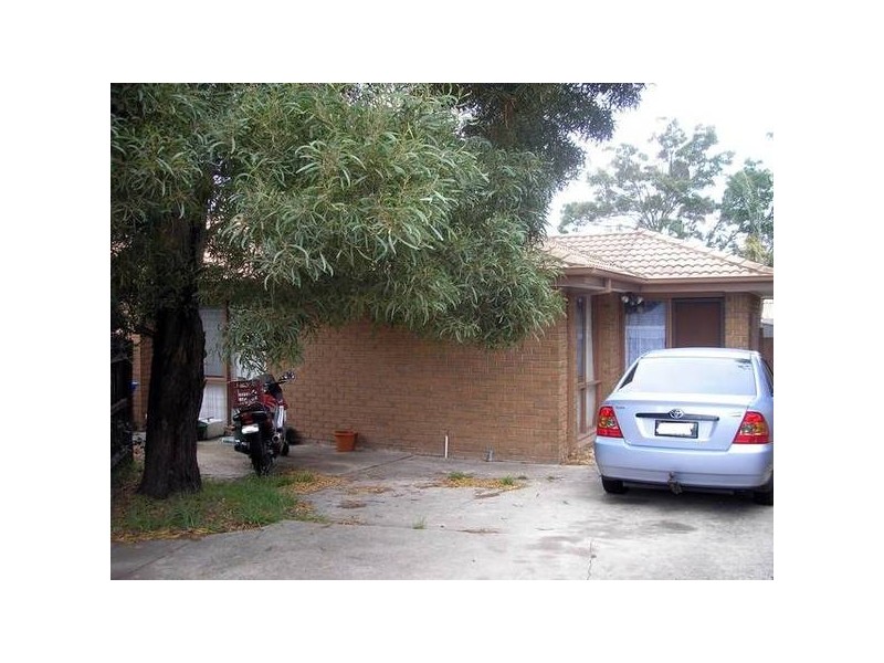 2/39 Duff Street, Cranbourne VIC 3977