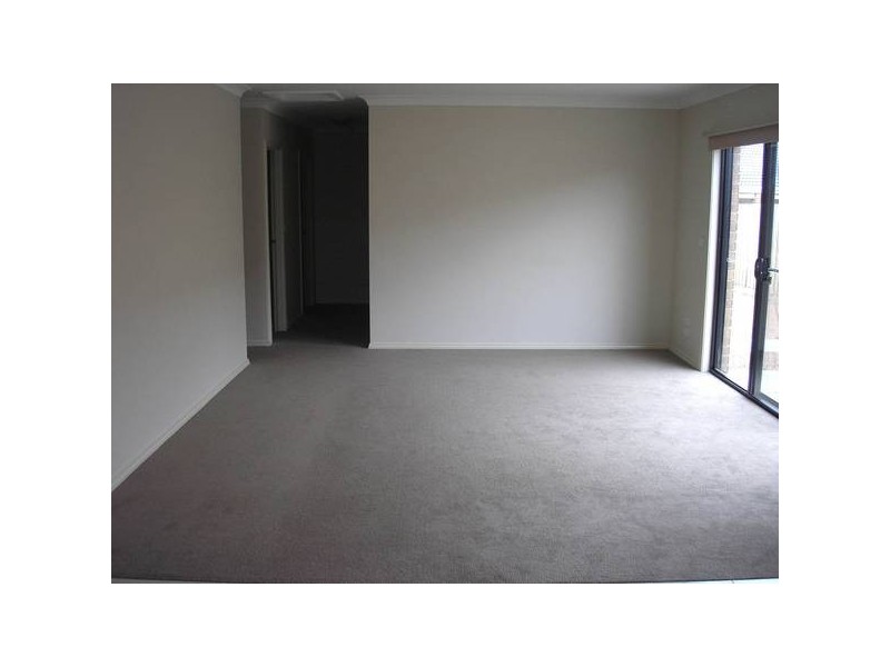 14 Kingsbarn Court, Cranbourne VIC 3977